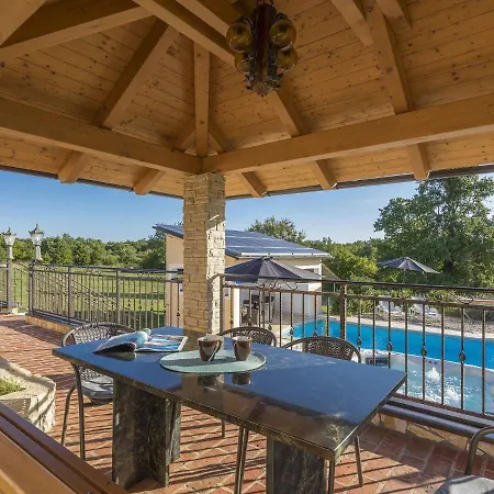 Peaceful In Nova Vas With Swimming Pool וילה *