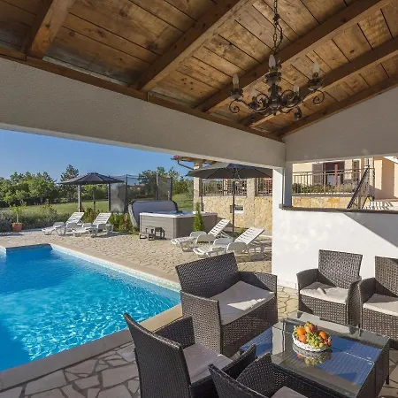 וילה Peaceful In Nova Vas With Swimming Pool *